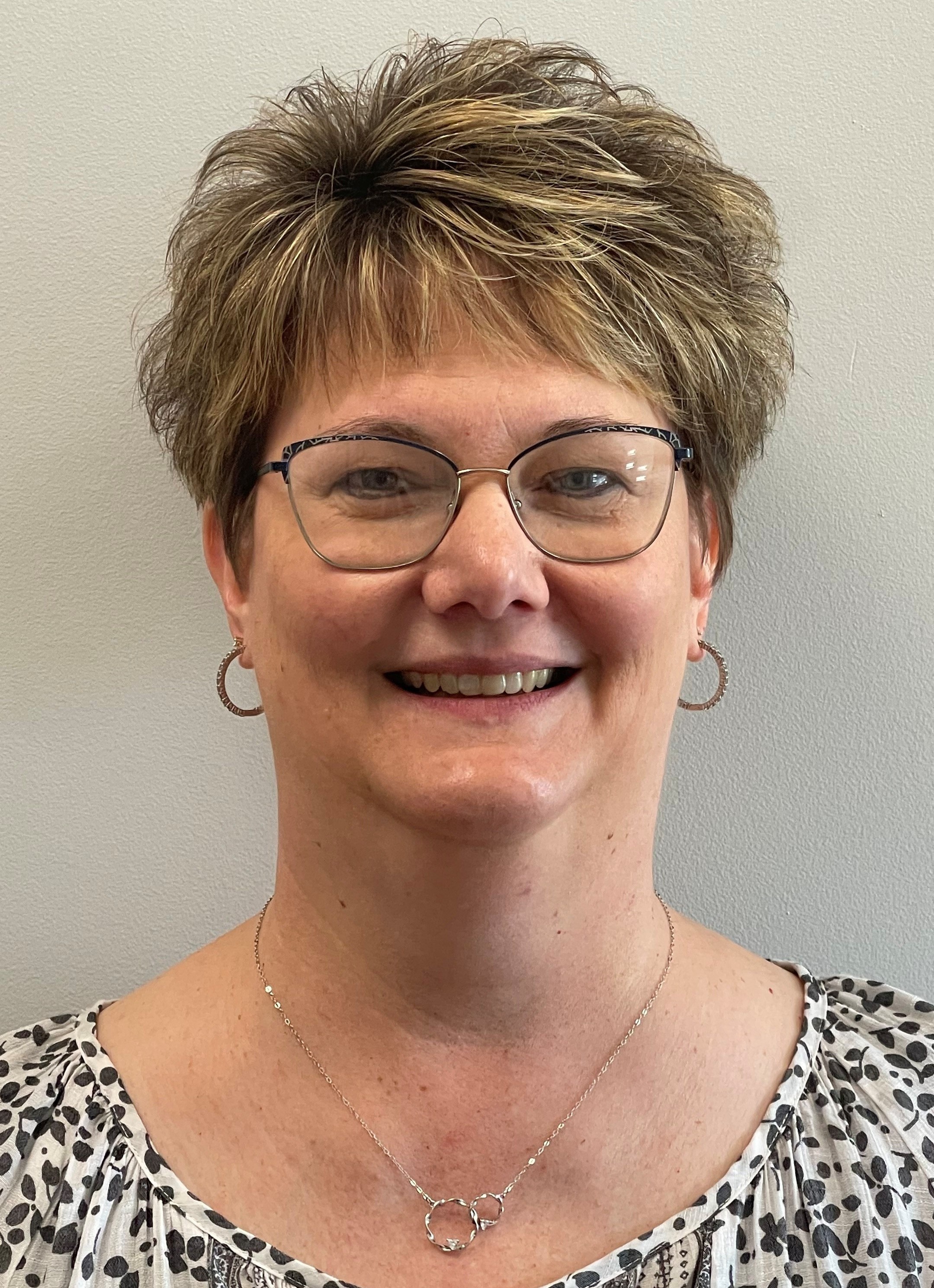 Headshot of Becky Fultz